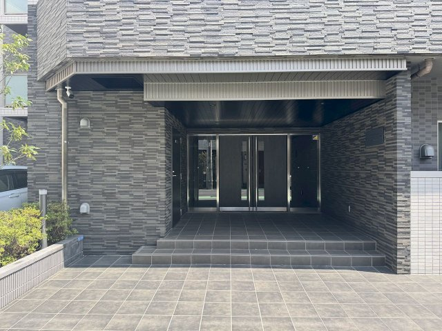 アルファコート町屋のエントランス