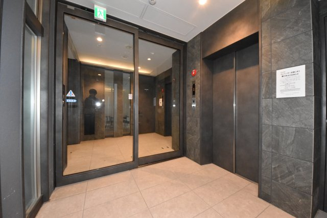 DAIYA STORK 阿波座のエントランス