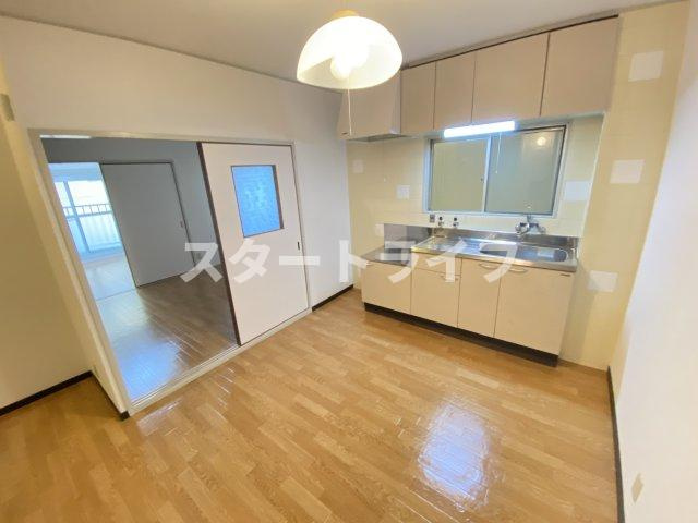 大阪市淀川区十三東１丁目の賃貸マンションの居間・リビング