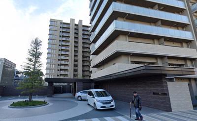 【外観】 | ウエリス茨木 | ■イオンスタイル新茨木へ徒歩約2分の立地■中津小学校まで徒歩約4分のため通学に便利です！