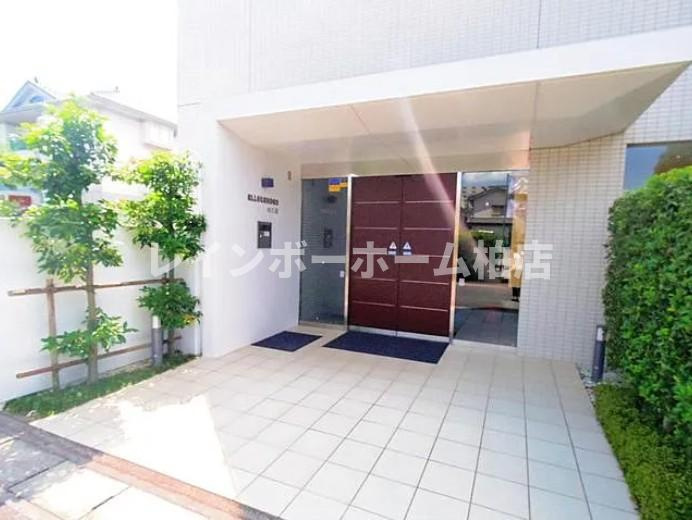 特典：仲介手数料が無料です!!のエントランス|オートロックがあります