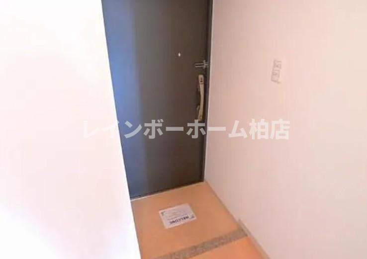 特典：仲介手数料が無料です!!の玄関|収納もある玄関です