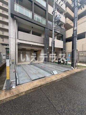 アドバンス三宮Ⅳルシールの駐車場