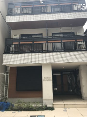 ラフィネ森下のエントランス