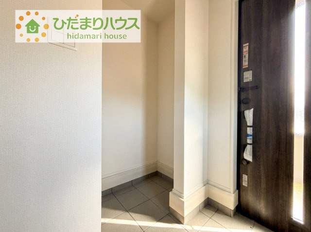【収納】 | 取手市白山8期　新築戸建 | シューズクロークは、レインコートやベビーカー、ゴルフバッグなど大きな荷物を置けるので、
いつでも玄関を綺麗に保てます(*^-^*)