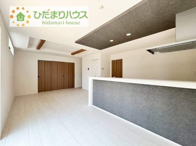【居間・リビング】 | 取手市白山8期　新築戸建 | お子様が元気に遊べる広々としたリビングです！