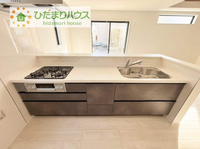 【キッチン】 | 取手市白山8期　新築戸建 | 3口コンロでお料理する時間も短くなりそうですね(*‘∀‘)