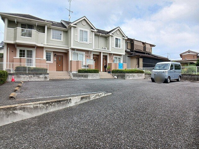 【駐車場】 | グランドゥール | カースペースがあります