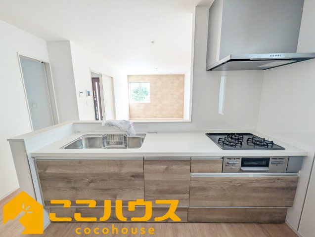 宜野湾市嘉数2丁目　新築戸建て　全8棟　B号棟のキッチン|家事のしやすいシステムキッチン