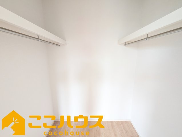 宜野湾市嘉数2丁目　新築戸建て　全8棟　B号棟の収納|大容量のウォークインクローゼット