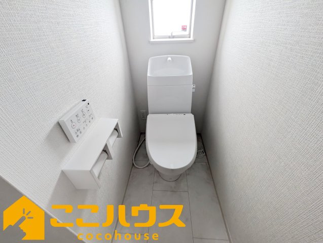 宜野湾市嘉数2丁目　新築戸建て　全8棟　B号棟のトイレ|2階トイレ
