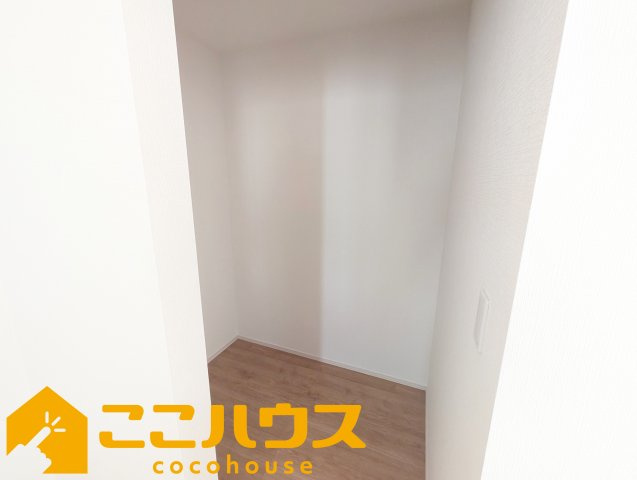 宜野湾市嘉数2丁目　新築戸建て　全8棟　B号棟の収納|あると嬉しいパントリー
