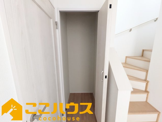 宜野湾市嘉数2丁目　新築戸建て　全8棟　B号棟の収納|廊下収納もございます
