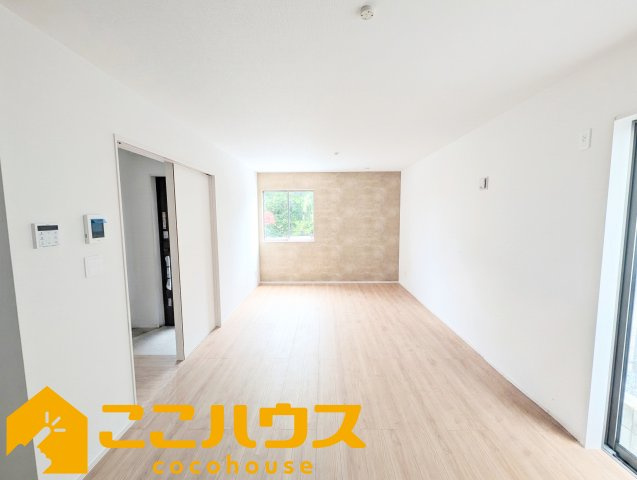 宜野湾市嘉数2丁目　新築戸建て　全8棟　B号棟の居間・リビング|LDK15.75帖
