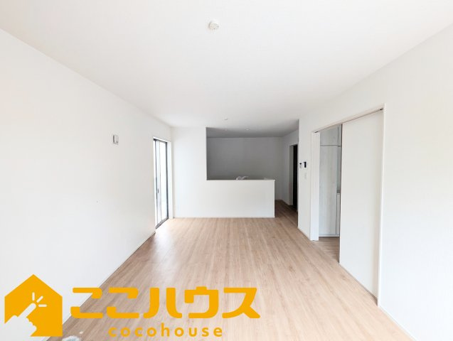 宜野湾市嘉数2丁目　新築戸建て　全8棟　B号棟の居間・リビング|LDK15.75帖
