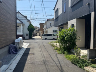 【前面道路含む現地写真】