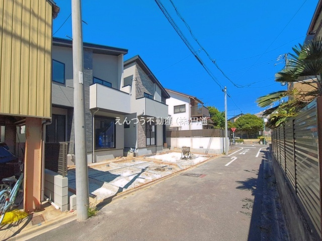 リガーレ下方町4期の前面道路含む現地写真