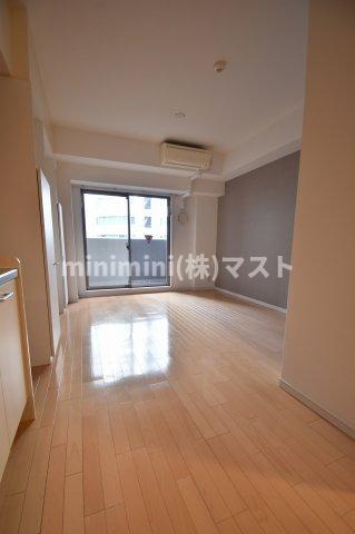 大阪市中央区瓦町１丁目の賃貸マンションの居間・リビング