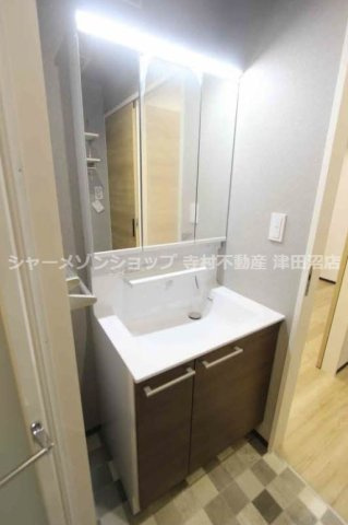 ウィンメゾン船橋伍号館の独立洗面台