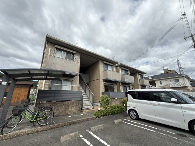 ヴィラージュ西庄 Ｂ棟の外観
