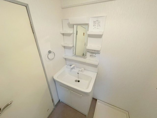 グロリアス北大阪の独立洗面台
