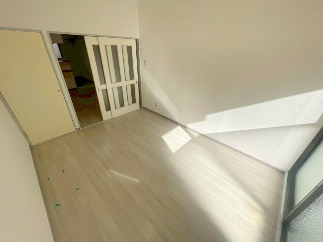 グロリアス北大阪の洋室