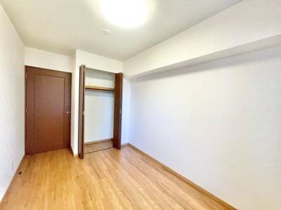 【子供部屋】 | グランアヴェニューサウスプレイス壱番館 | 収納を完備！ベッドや机の配置もしやすく好きなものを飾る楽しみもあるお部屋♪お好みの部屋を自由につくることができます！