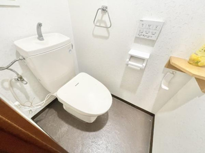 【トイレ】 | グランアヴェニューサウスプレイス壱番館 | 節水型でエコなトイレには、今では当たり前のウォシュレット付き。便座を温める機能付き！
タオルフォルダーも付いておりそのまま手洗いもできます。