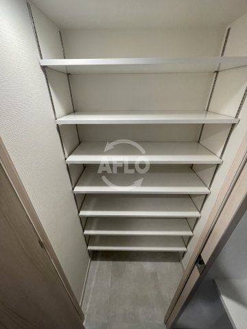 スプランディッド難波キャトルの収納|スプランディッド難波キャトル　シューズインクローゼット