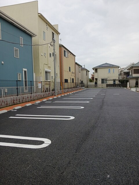 茅ヶ崎市松林２丁目のアパートの駐車場