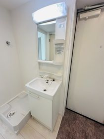 ルミナス千住大橋の独立洗面台