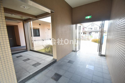 【エントランス】 | プルミエハイツ花園