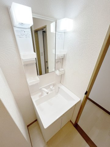 エル・コーポ中山の独立洗面台