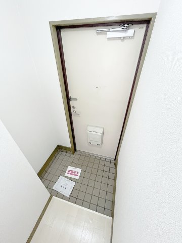 エル・コーポ中山の玄関