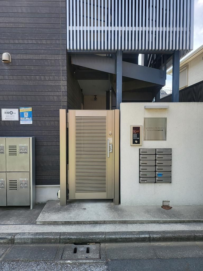 アーベインテラス千住緑町のエントランス