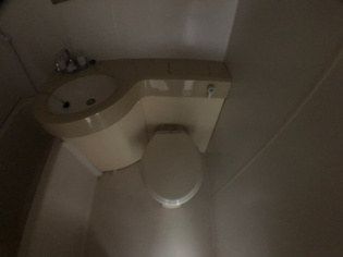 浴室内にトイレがあります☆