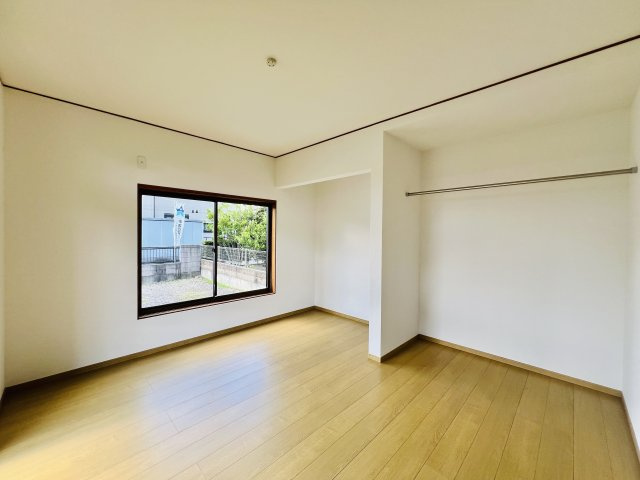 前橋市駒形町の洋室|落ち着いた色調の洋室です