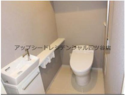 ミッドタウンコンド四谷のトイレ|※別室参考写真