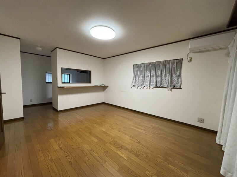 船橋市夏見1丁目戸建ての居間・リビング