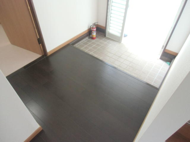 トクラハウスＢの玄関|明るい玄関です