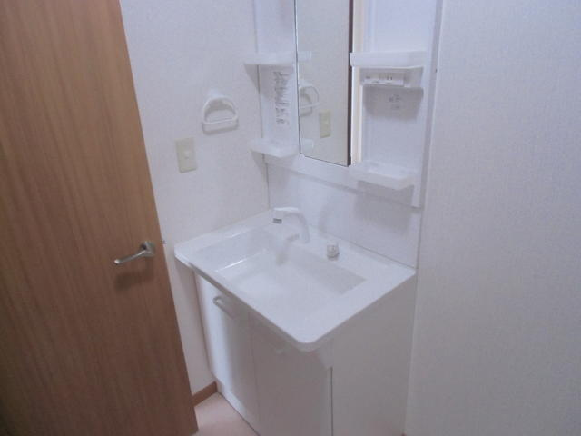 トクラハウスＢの洗面所|コンパクトで使いやすい洗面所