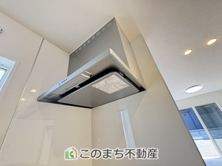 【キッチン】 | クライン栃木市箱森町第2期　 | 同社施工物件写真。※建具やフローリング、その他仕様が異なる場合がございます。
