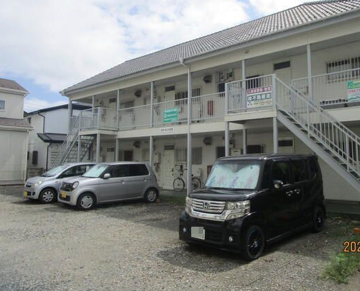 クラールハイツＢの駐車場