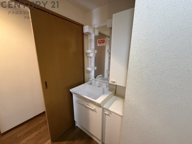 浴室内に洗面台付き！
