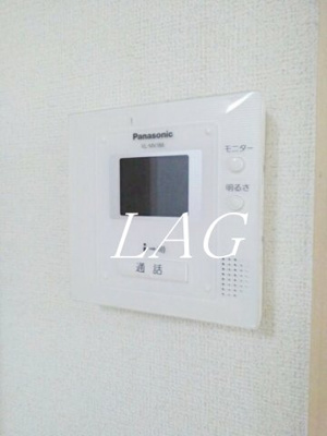 【セキュリティ】 | ペニーレインＢ | モニター付きインターホンです。
