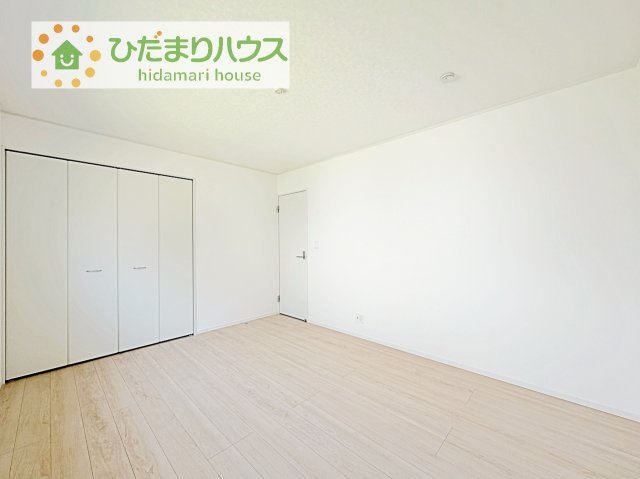 【寝室】 | 常総市本石下第12　新築戸建　7号棟 | 広めの主寝室は、ベッドの他にもパソコンデスクやドレッサーなども置けちゃいます(*^-^*)