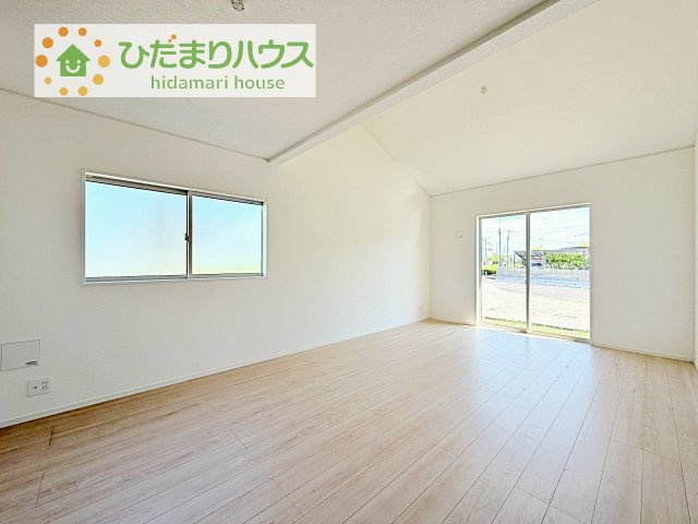 【居間・リビング】 | 常総市本石下第12　新築戸建　7号棟 | 早くお仕事終わらせて、家に帰りたくなるようなリビングです(^^♪