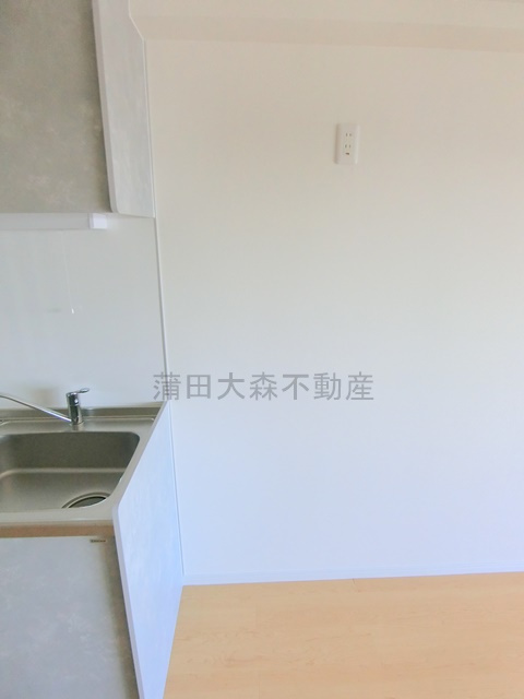 パインコート梅屋敷のキッチン|冷蔵庫置き場