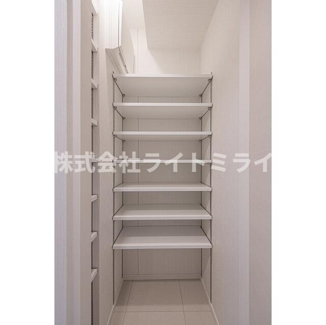 オアーゼ新宿市谷薬王寺の収納|シューズボックス