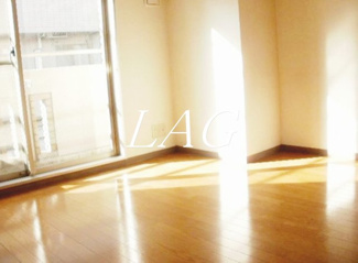 【居間・リビング】 | ラプティメゾン | 洋室のお部屋です。